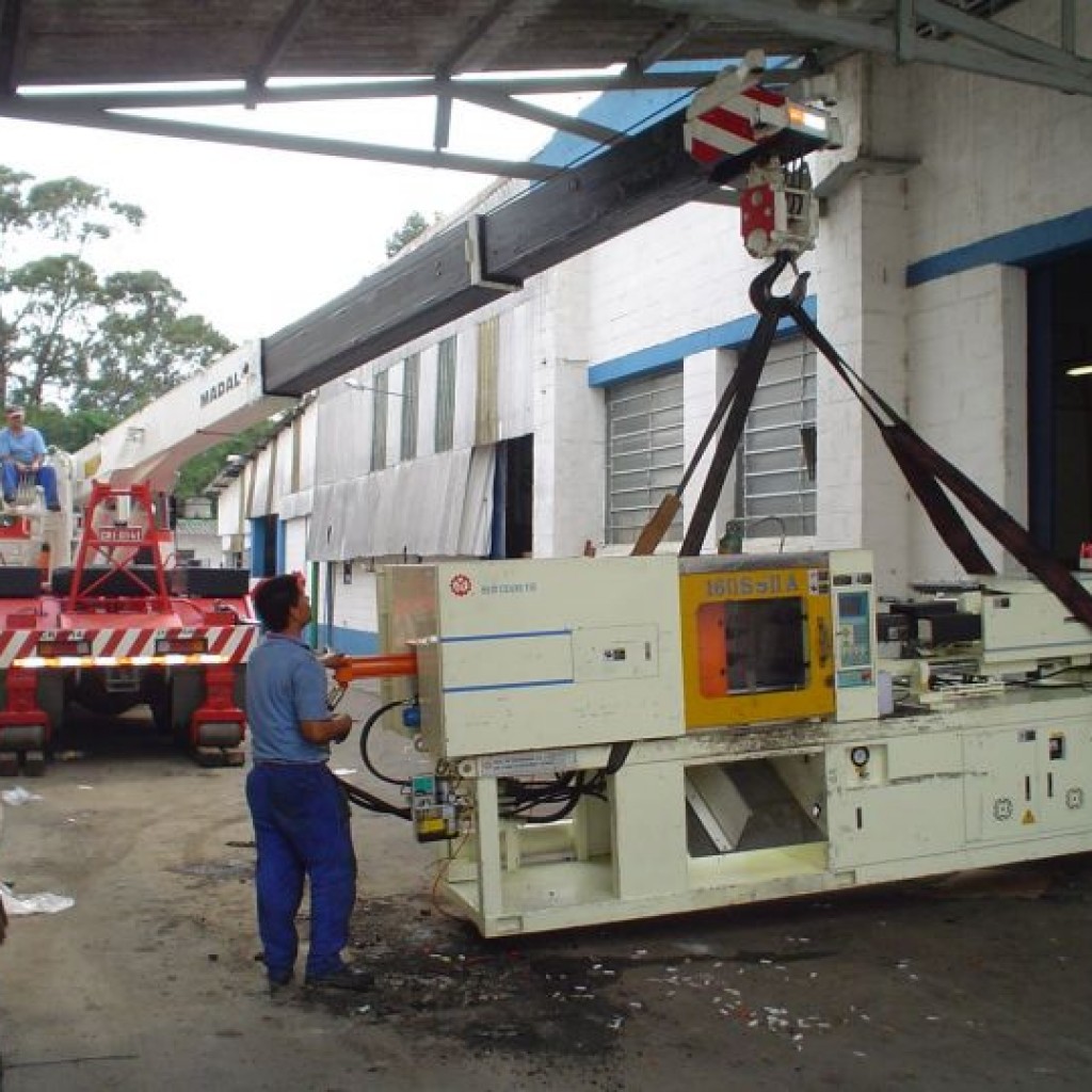 Munck para Mudança e Remoção Industrial